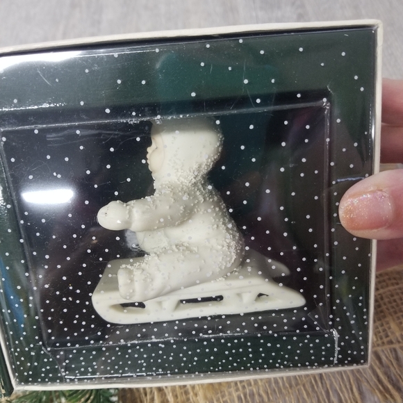 Snowbabies Sledding Figurine - Picture 2 of 7